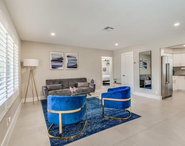 300 Se 8th Court - Photo Thumbnail 1