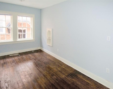 437 Nw 26 Street - Photo Thumbnail 4