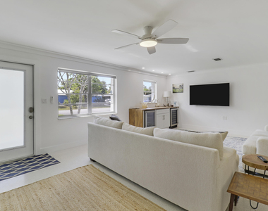 1518 Summer Avenue - Photo Thumbnail 6