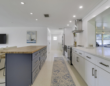 1518 Summer Avenue - Photo Thumbnail 17