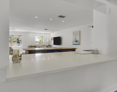 1518 Summer Avenue - Photo Thumbnail 23