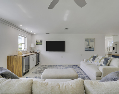 1518 Summer Avenue - Photo Thumbnail 7