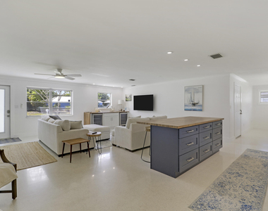 1518 Summer Avenue - Photo Thumbnail 14