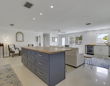 1518 Summer Avenue - Photo Thumbnail 16