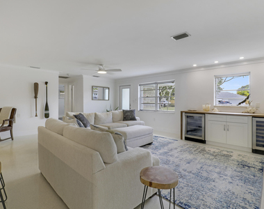 1518 Summer Avenue - Photo Thumbnail 10