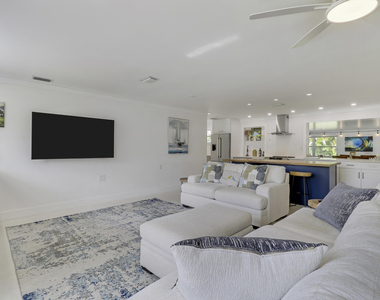 1518 Summer Avenue - Photo Thumbnail 12