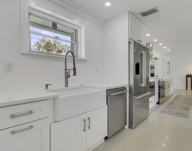 1518 Summer Avenue - Photo Thumbnail 19