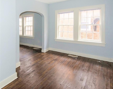 437 Nw 26th Street - Photo Thumbnail 3