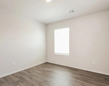 1810 Crimson Lake Boulevard - Photo Thumbnail 11
