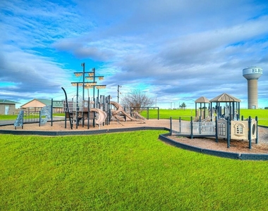1810 Crimson Lake Boulevard - Photo Thumbnail 15