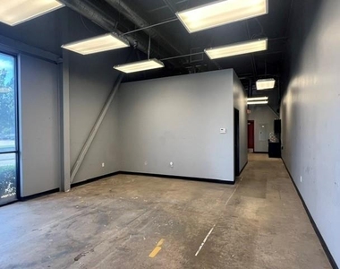 180 W 15th Street - Photo Thumbnail 5