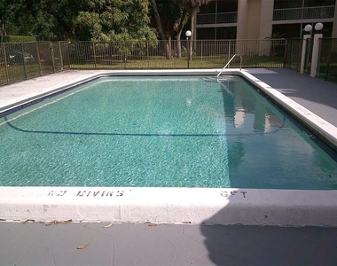 624 Nw 13th Street - Photo Thumbnail 1