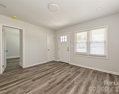 1935 Irma Street - Photo Thumbnail 10