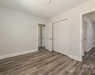 1935 Irma Street - Photo Thumbnail 15