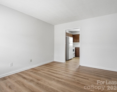 268 Ne Church Street N - Photo Thumbnail 6