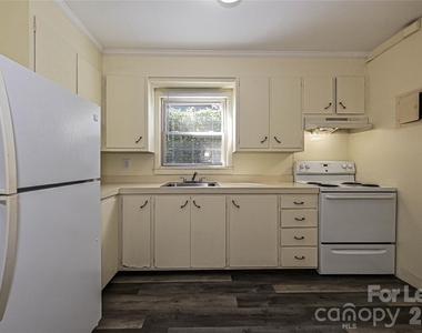 260 Ne Church Street N - Photo Thumbnail 7