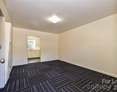 260 Ne Church Street N - Photo Thumbnail 1