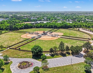 836 Chastain Avenue - Photo Thumbnail 46