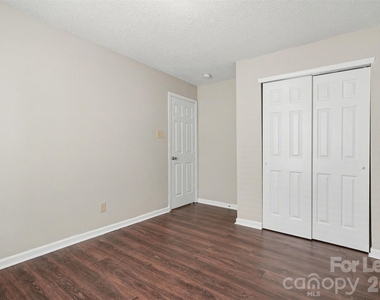 836 Chastain Avenue - Photo Thumbnail 21