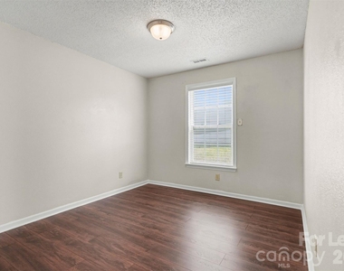 836 Chastain Avenue - Photo Thumbnail 25