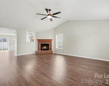 836 Chastain Avenue - Photo Thumbnail 4