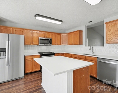 836 Chastain Avenue - Photo Thumbnail 8