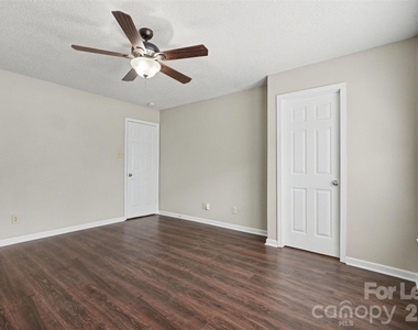 836 Chastain Avenue - Photo Thumbnail 24