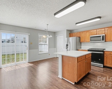 836 Chastain Avenue - Photo Thumbnail 15