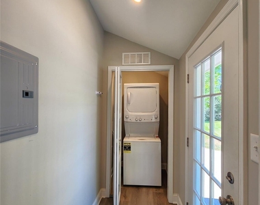 411 W 6th Avenue - Photo Thumbnail 14