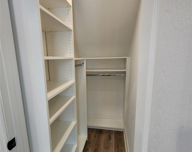 411 W 6th Avenue - Photo Thumbnail 13
