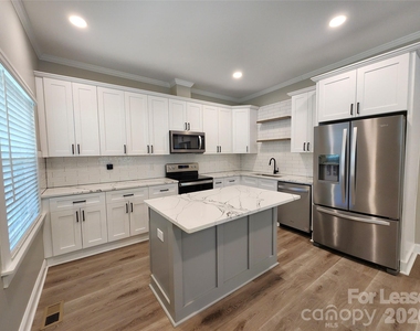 411 W 6th Avenue - Photo Thumbnail 2