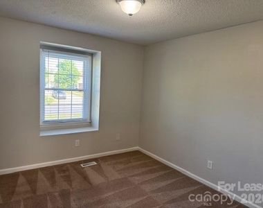 1334 12th Street Ne - Photo Thumbnail 9