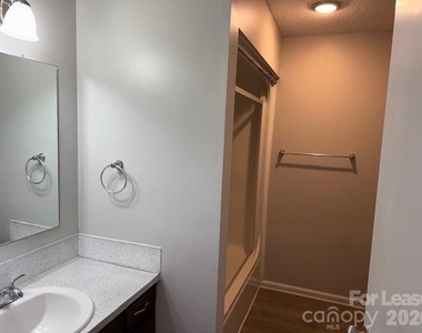 1334 12th Street Ne - Photo Thumbnail 6