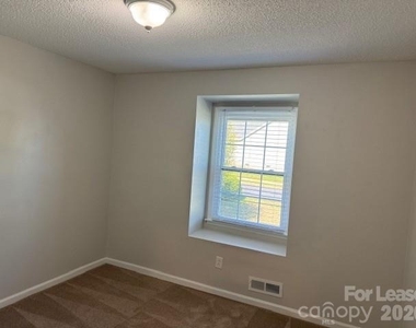 1334 12th Street Ne - Photo Thumbnail 8