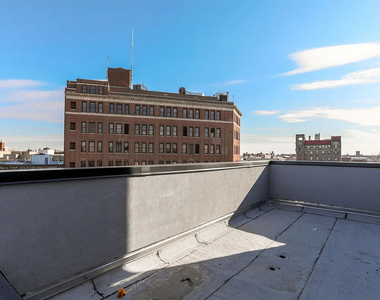 1117 Hoe Avenue - Photo Thumbnail 11