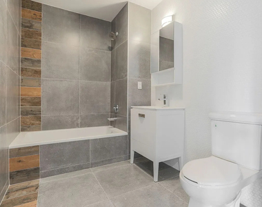 1117 Hoe Avenue - Photo Thumbnail 3