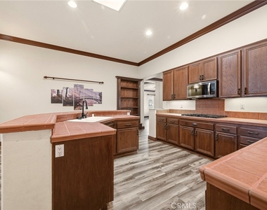 13724 Beaconsfield - Photo Thumbnail 11
