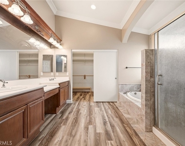 13724 Beaconsfield - Photo Thumbnail 37