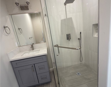 4831 Fiesta Ave Unit B - Photo Thumbnail 7