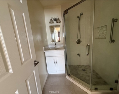 4831 Fiesta Ave - Photo Thumbnail 9