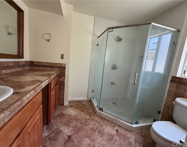 4831 Fiesta Ave - Photo Thumbnail 8
