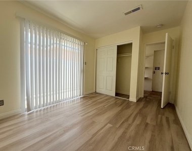 4831 Fiesta Ave - Photo Thumbnail 6