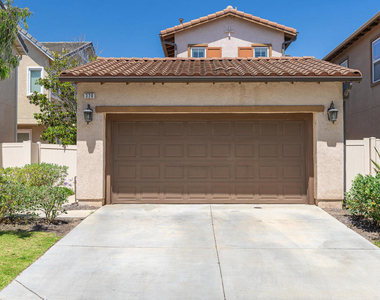 326 Lakeview Court - Photo Thumbnail 32