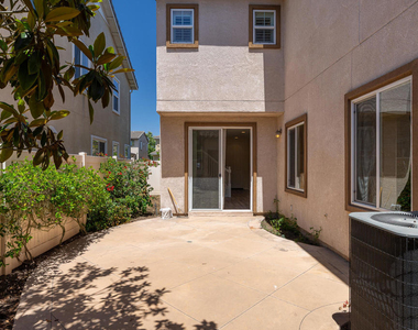 326 Lakeview Court - Photo Thumbnail 29