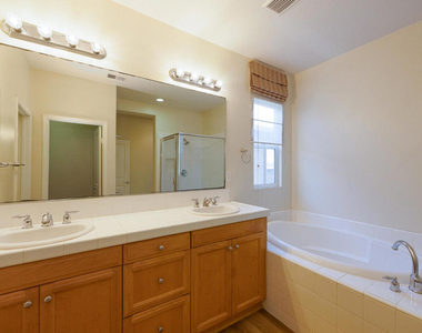 326 Lakeview Court - Photo Thumbnail 26