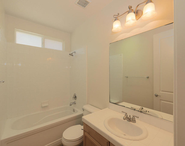 326 Lakeview Court - Photo Thumbnail 9
