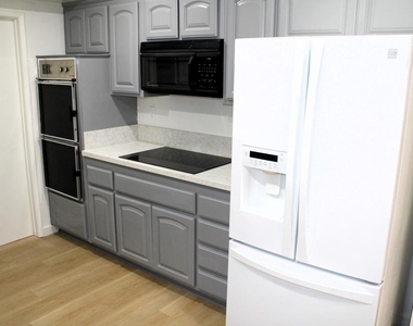 9642 Yolanda Avenue - Photo Thumbnail 12