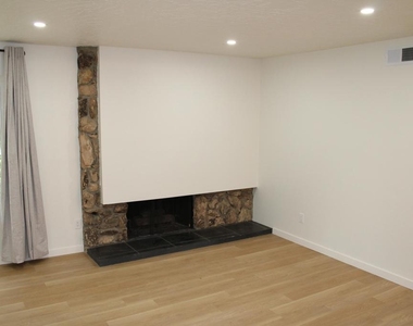 9642 Yolanda Avenue - Photo Thumbnail 25