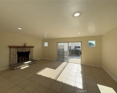 13233 East End Ave - Photo Thumbnail 3