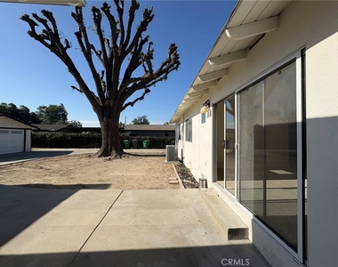 13233 East End Ave - Photo Thumbnail 15